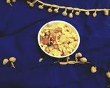A picture of step 1 of Sukhi bhel.