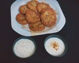 A picture of step 2 of Shami Kabab sandwich.