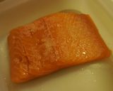 A picture of step 3 of Salmon Donburi (Salmon rice bowl).
