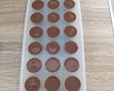 Foto langkah ke 4 dari resep Homemade Chocolate Cubes.