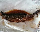 Φωτογραφία βήματος 2 της συνταγής Ρέγκα στην λαδόκολλα "Έδεσμα"
