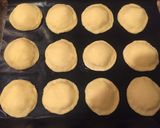 Sajttal, sonkával töltött párnácska recept fázis 5 fotója