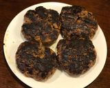A picture of step 4 of Homemade Burger Patties.