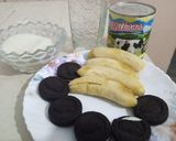 A picture of step 1 of Banana Oreo Shake,.