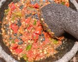Foto langkah ke 2 dari resep SAMBAL TERASI MENTAH LALAP TOMAT😋.