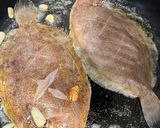 A picture of step 4 of Pan-seared butter soy sauce Lemon sole fish🐟.