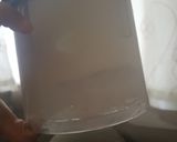 A picture of step 4 of Whipp cream ice cream.