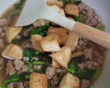 รูปขั้นตอนการทำที่ 4 ของ ผัดเต้าหู้ หมูสับ ขึ้นฉ่าย