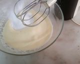 A picture of step 5 of کیریمل چاکلیٹ کیک.