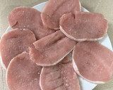 Foto del paso 1 de la receta: Filetes de lomo en salsa