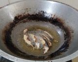 Foto langkah ke 2 dari resep Ikan Dencis Balado.