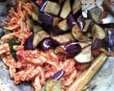 Foto langkah ke 7 dari resep Sambal Terung dan Ayam Suwir.
