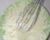 Foto langkah ke 2 dari resep Butter Cream Ekonomis Tanpa Mixer.
