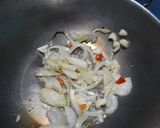 Foto langkah ke 2 dari resep #64 Tumis Kol Kuah Pentol.