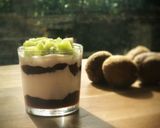 Foto del paso 4 de la receta: Vasitos de crema de queso skyr con mermelada de tomate casera y kiwi