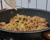 Foto langkah ke 6 dari resep Nasi Goreng Ayam Telur Terasi.