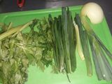 Puchero de pollo y caracú de cerdo