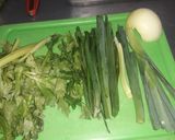 Foto del paso 1 de la receta: Puchero de pollo y caracú de cerdo