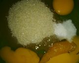 Foto langkah ke 2 dari resep Bolu Kukus Semangka Tanpa Mixer.