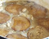 Foto del paso 3 de la receta: Filetes de seitán a la salvia con salsa de cebolla y champiñones