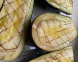 Foto del paso 1 de la receta: Berenjenas rellenas de carne y bechamel 🍆