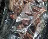 Foto del paso 1 de la receta: Tira de asado con papa y cebolla (al horno en bolsa)