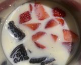 A picture of step 1 of Strawberry Oreo Milkshake.