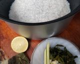 Foto langkah ke 1 dari resep Nasi Daun Jeruk Magic Com.
