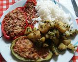 Foto del paso 5 de la receta: Rellenos de zapallo y morrón con arroz y papas salteadas