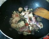 A picture of step 5 of Chicken stew with garlic bread.
