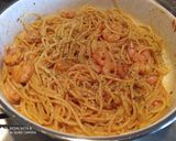 Foto del paso 6 de la receta: Espaguetis con gambas