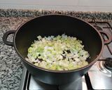 Foto del paso 1 de la receta: Col guisada en su propio jugo