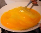 Foto del paso 1 de la receta: Huevo guisado con salsa roja