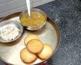 A picture of step 3 of Crispy Fried Idli.
