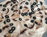 Foto del paso 10 de la receta: Pizza a la carbonara con olivas negras