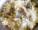 A picture of step 4 of Minced chicken pizza.