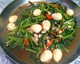 Foto langkah ke 5 dari resep Tumis Kangkung Telur Puyuh.