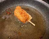 Foto del paso 2 de la receta: Corn Dogs coreanos (panchos rebozados)