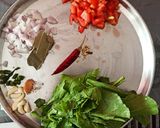 A picture of step 2 of Dhaba style dal palak.