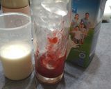 Foto langkah ke 4 dari resep Korean Strawberry Milk.