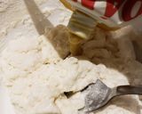 Foto del paso 1 de la receta: ¡¡Bizcochitos riquísimos con 3 ingredientes que hay en casa!!🥖