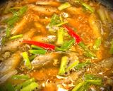 Hình bước làm 3 của món Cá Linh Kho Nước Dừa