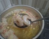 Foto langkah ke 2 dari resep Binte Biluhuta/Sup Jagung.