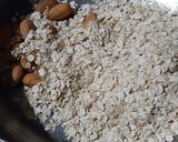 A picture of step 1 of Oats Almond Roti.
