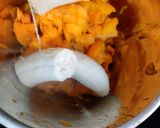 A picture of step 2 of Oatty mango smoothie.