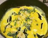 A picture of step 2 of Scrambled eggs with bacon and spinach.