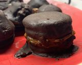Foto del paso 3 de la receta: Conito/Alfajor de oreo