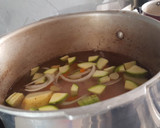 Foto del paso 2 de la receta: Caldo de pollo en olla express