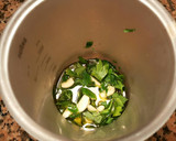 Foto del paso 15 de la receta: Choquitos a la plancha en su tinta, con aceite de ajo y perejil