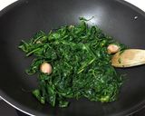 Foto del paso 1 de la receta: Hojaldre de espinacas con queso